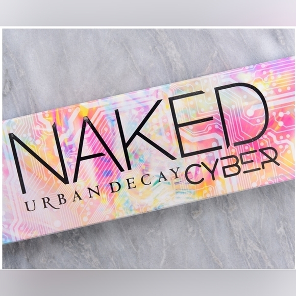 Urban Decay Naked Cyber Eyeshadow Palette - Picture 12 of 13